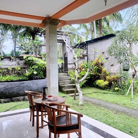Gusti Rai House Hotel Ubud  Bagian luar foto